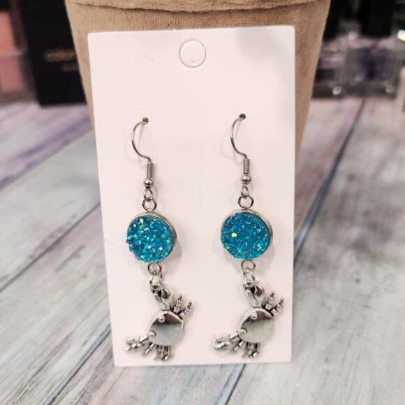 Crab Dangle Earrings - Picture 4 of 5